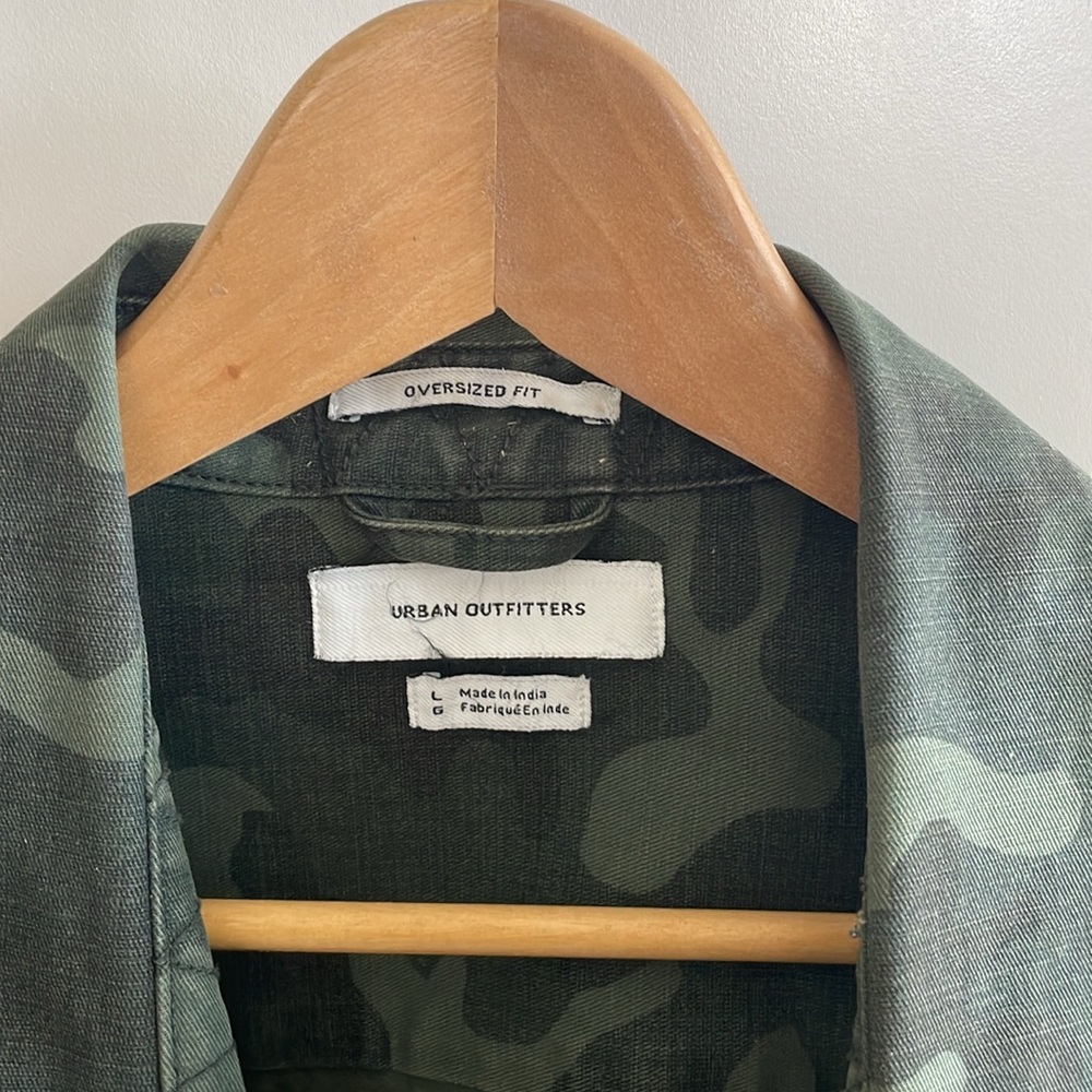 Camouflage Oversized Heavy Shirt - Size Large - Picture 3 of 4